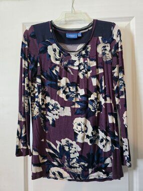 Simply Vera lady's long sleeve top